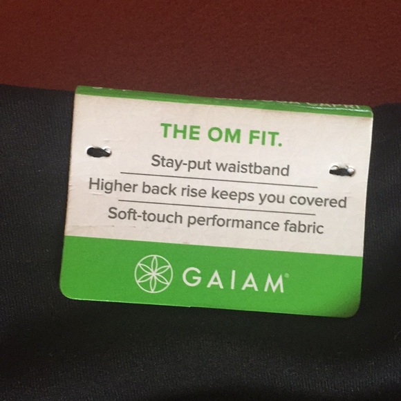 ✨Gaiam Om-Dri Capri  Pants NWT✨ - Picture 8 of 9